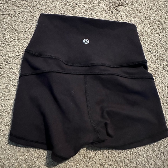 Lulululemon InMovement 2.5” Shorts - Picture 3 of 5